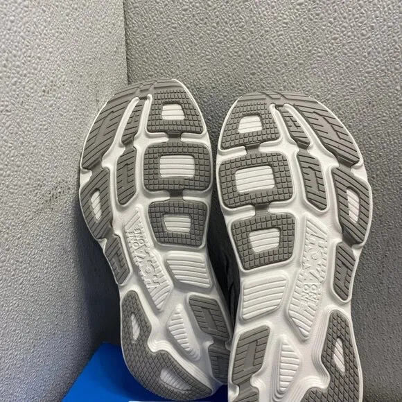 NEW HOKA Bondi 7 Running Shoes – Men’s Size 10 – Gray