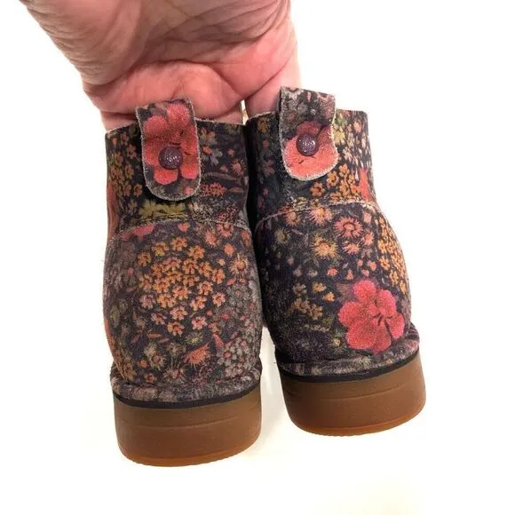 New✨ HUSH PUPPIES Moyen Suede Floral Chukka Boots