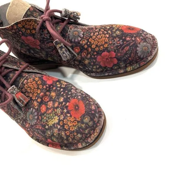 New✨ HUSH PUPPIES Moyen Suede Floral Chukka Boots