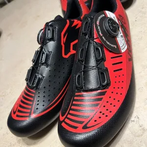 New men’s cycling or spinning shoes 🚵‍♀️
