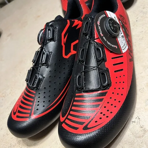 New men’s cycling or spinning shoes 🚵‍♀️