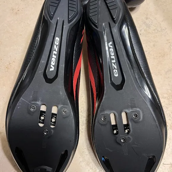 New men’s cycling or spinning shoes 🚵‍♀️