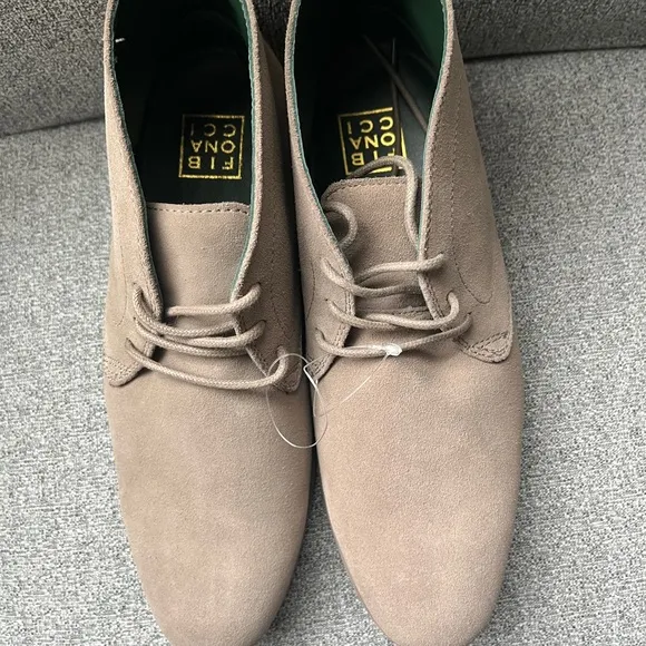 NEW Men's Tan Suede Shoes size 9.5