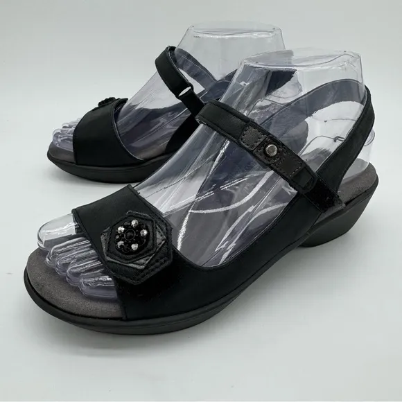 New NAOT Reserve Black Leather Adjustable Sandals Flower Size EU 36/US 5-5.5