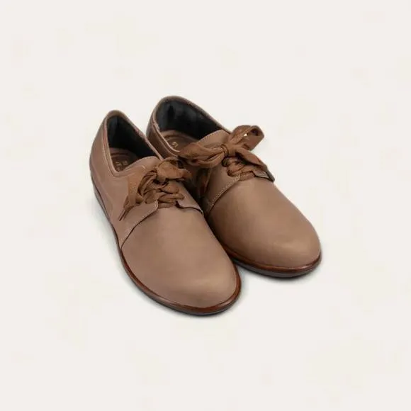 NEW NAOT women's blizzard oxford shoes - medium in bark nubuck
