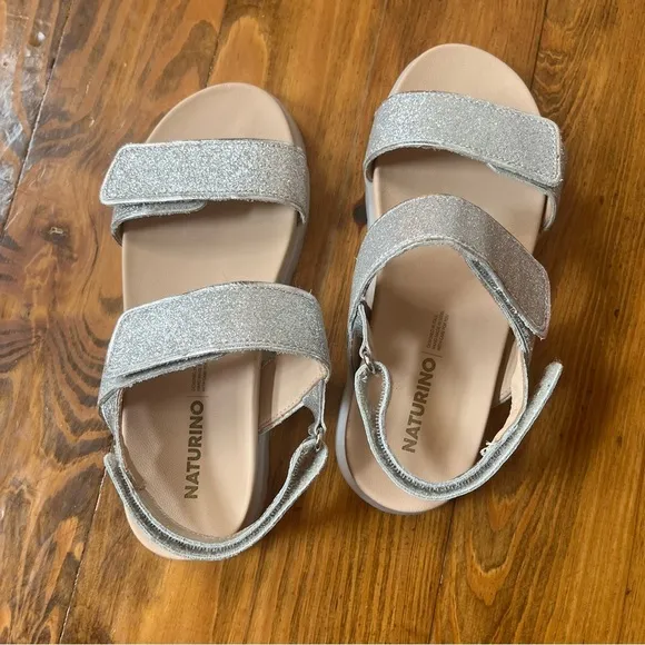 NEW Naturino Jemes SILVER GLITTER LEATHER SANDALS size 2.5-3 Little Girl
