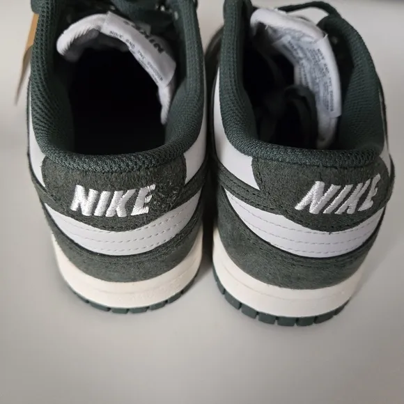 New Nike Dunk Low Sneakers Women’s 6 Photon Dust Vintage Green Sail Top Swoos