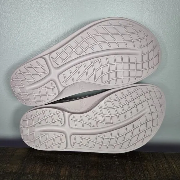 NEW Oofos Oolala Luxe Womens Size 5 Recovery Flip Flop Sandals Stardust Pink