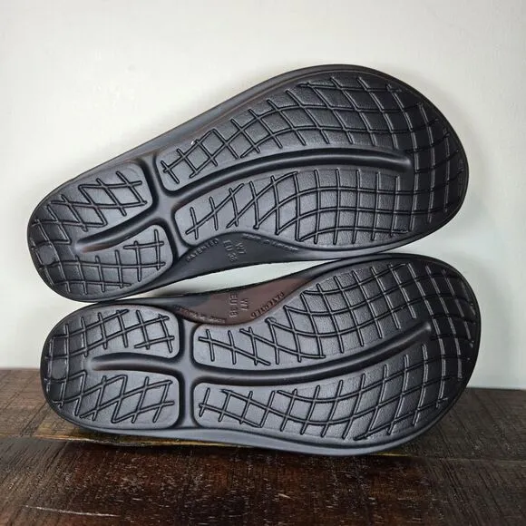 NEW Oofos Oolala Womens Size 7 Recovery Slip-On Comfort Flip Flops Sandals Black
