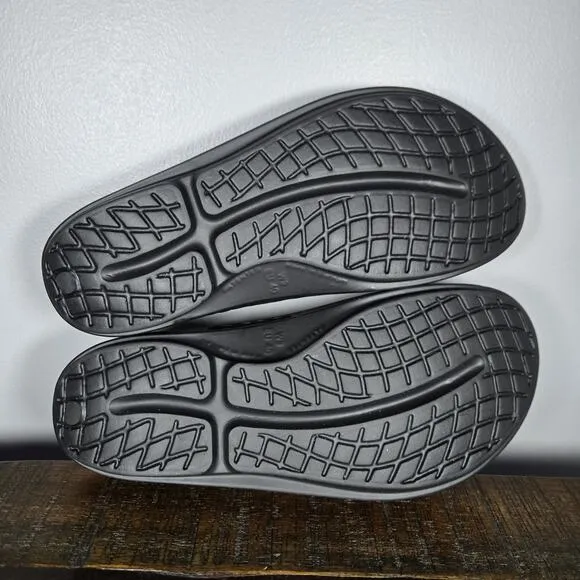 NEW Oofos Oolala Womens Size 9 Recovery Slip-On Comfort Flip Flops Sandals Black