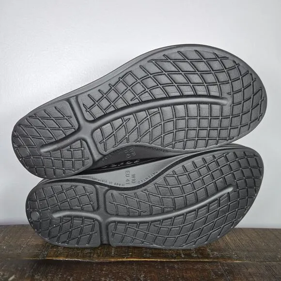 NEW Oofos Oomega Oolala Womens Size 10 Recovery Slip-On Flip Flop Sandals Black