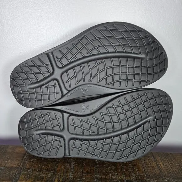NEW Oofos Oomega Oolala Womens Size 6 Recovery Slip-On Flip Flop Sandals Black