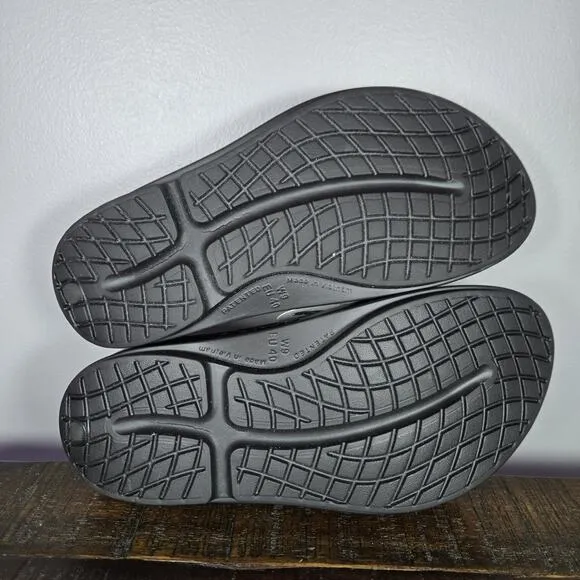 NEW Oofos Oomega Oolala Womens Size 9 Recovery Slip-On Flip Flop Sandals Black