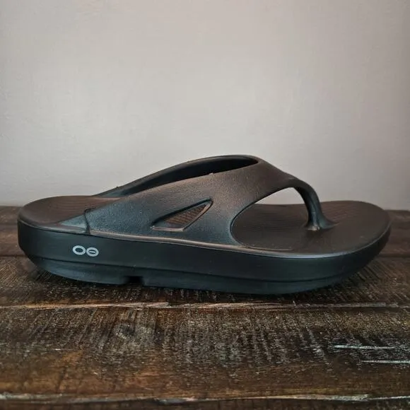 NEW Oofos Ooriginal Mens Size 10 Recovery Slip-On Flip Flops Beach Sandals Black
