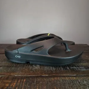 NEW Oofos Ooriginal Mens Size 10 Recovery Slip-On Flip Flops Beach Sandals Black