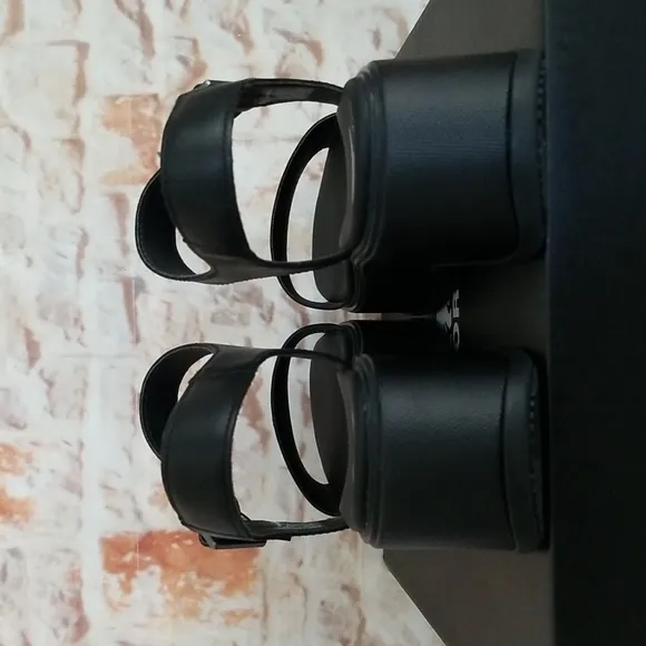 New Sorel Dayspring Platform Sandals