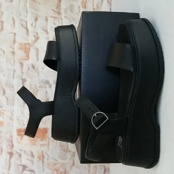 New Sorel Dayspring Platform Sandals
