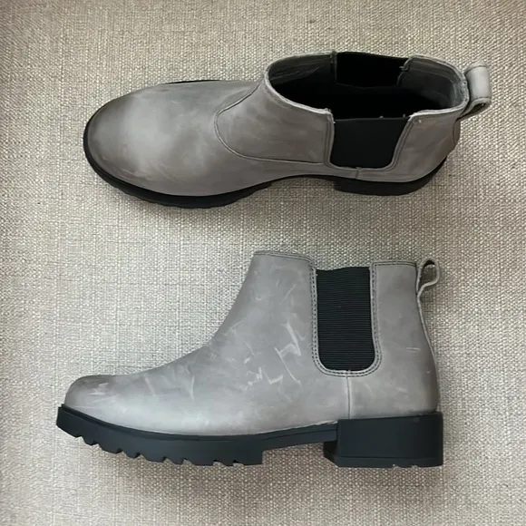 NEW Sorel Emelie II Waterproof Chelsea Boot Gray Size 7