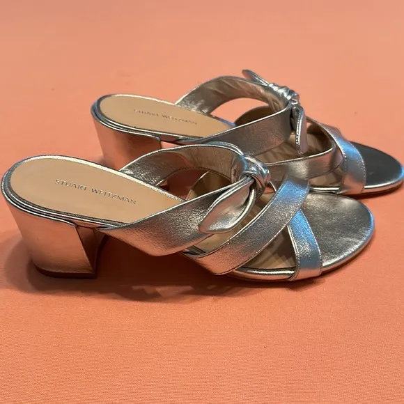 New Stuart Weitzman Leather Sandals. Size 7.5. Silver.