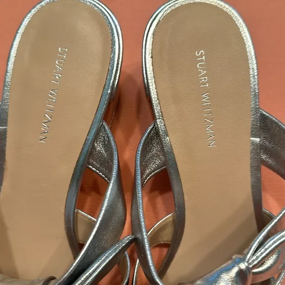 New Stuart Weitzman Leather Sandals. Size 7.5. Silver.