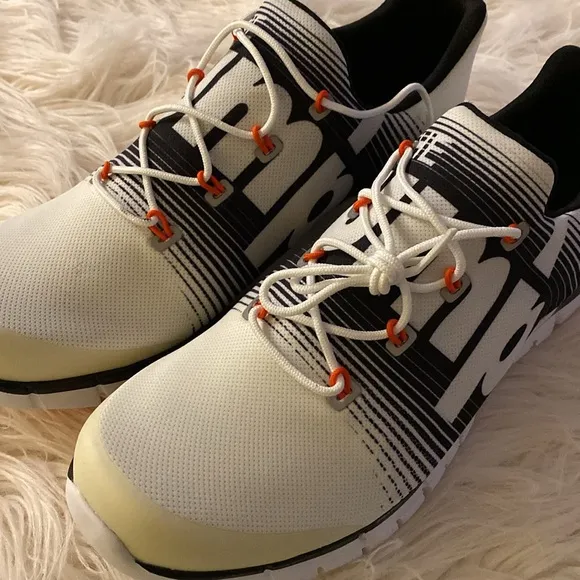New THE PUMP REEBOK athletic shoes