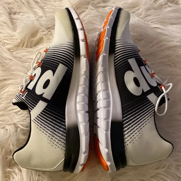 New THE PUMP REEBOK athletic shoes