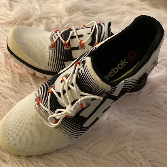 New THE PUMP REEBOK athletic shoes