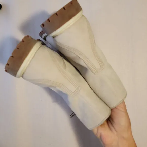 NEW Timberland Teddy Fleece Boots Womens 6.5 Beige Faux Fur Rugged Chic Feminine