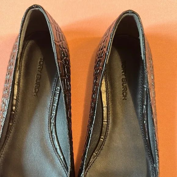 New Tory Burch Black Leather Women's Shoes. Size 6.
