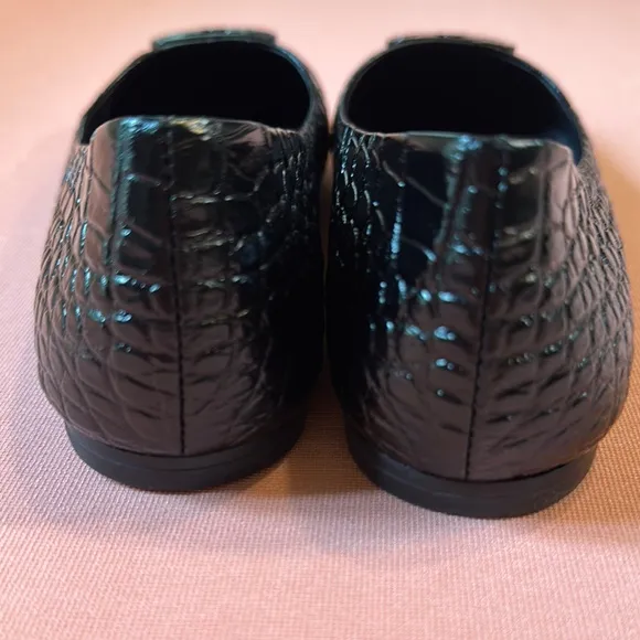 New Tory Burch Black Leather Women's Shoes. Size 6.