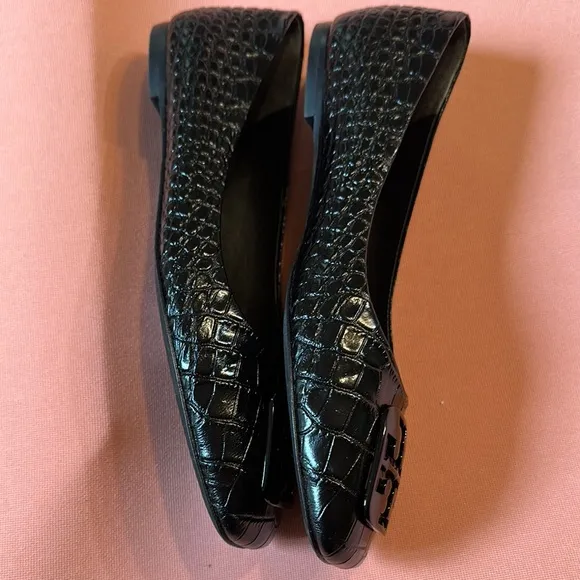 New Tory Burch Black Leather Women's Shoes. Size 6.
