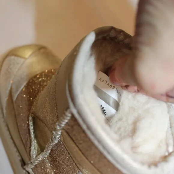 NEW UGG LEATHER PATCHWORK BOOTS TODDLER GIRLS GOLD 7‎