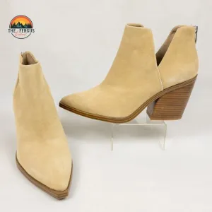 NEW Vince Camuto Women’s Gigietta Boots Bootie Tan Beige Suede Block Heel Sz 9.5