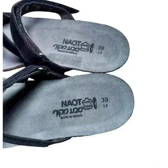NIB Naot Sandals