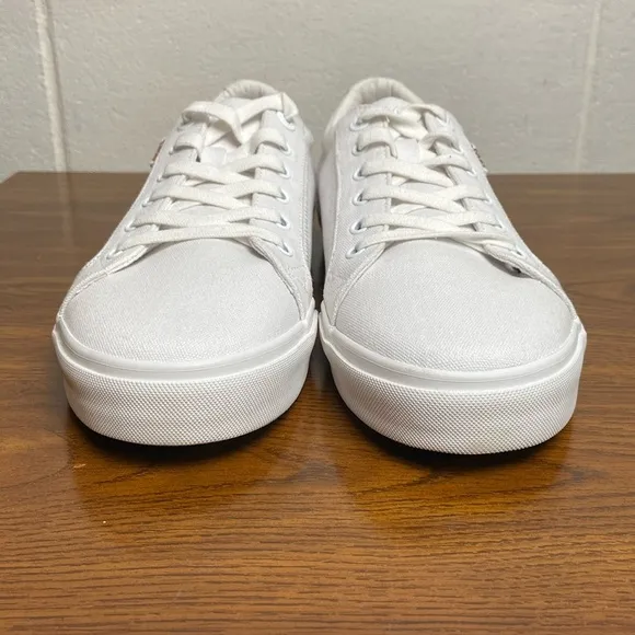 NIB‎ Taos Women's Plim Soul White Low Top Lace up Sneakers Size 11W #PLS-13644