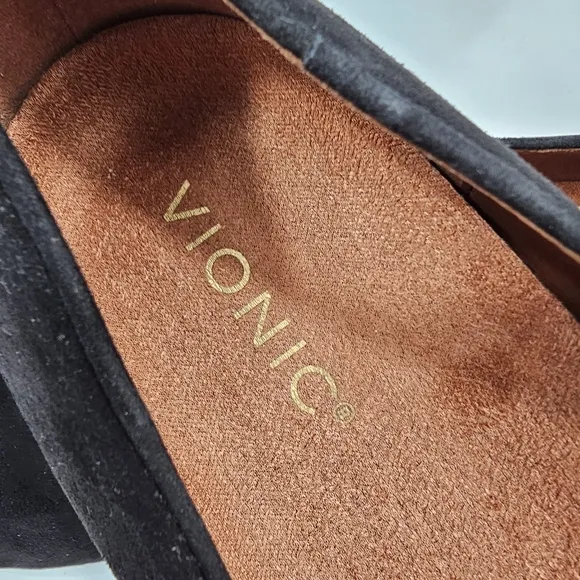 NIB Vionic Willa Slip On Flat Loafer Shoes Suede Vio-Motion Orthotic Black 11 W