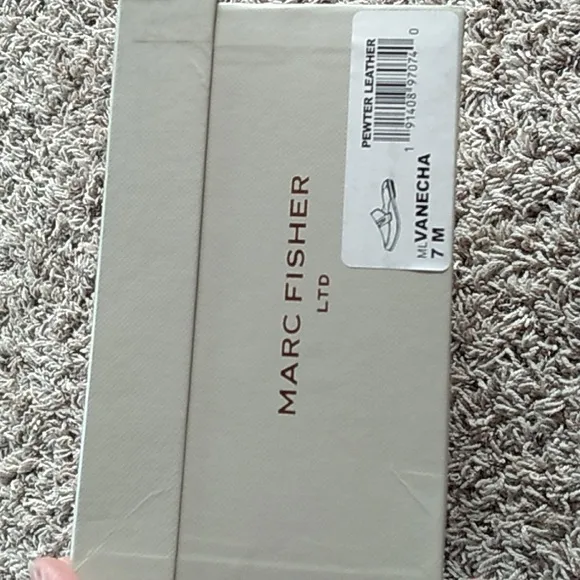 NIB Women's Marc Fisher pewter leather Vanecha slide shoes size 7
