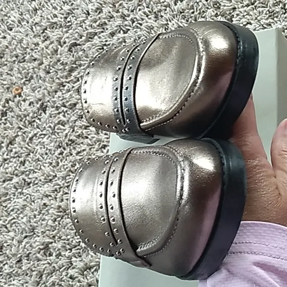 NIB Women's Marc Fisher pewter leather Vanecha slide shoes size 7