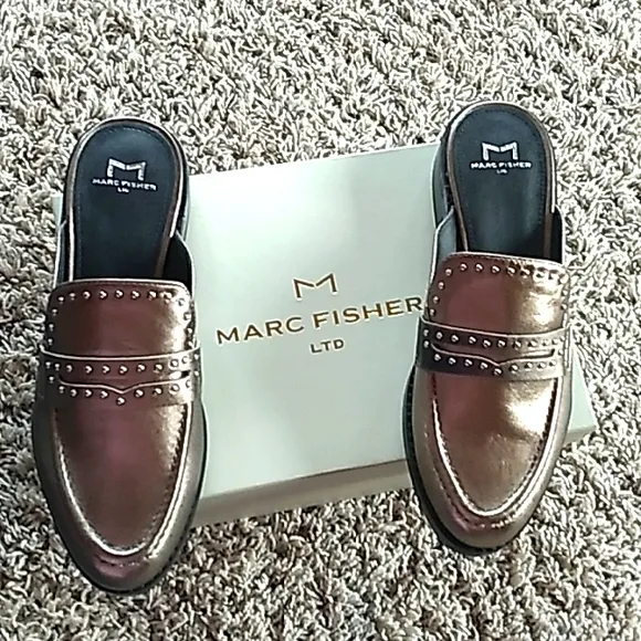 NIB Women's Marc Fisher pewter leather Vanecha slide shoes size 7