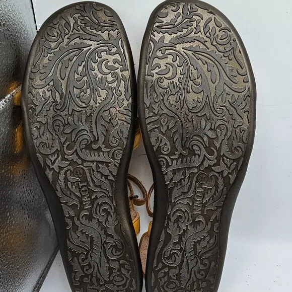 NIB Women's  Naot Patricia Leather Sandals Marigold EU 41 US 10-10.5