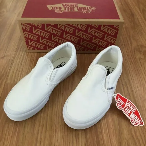 NIB VANS Classic Slip On VN000ZBUENS True White