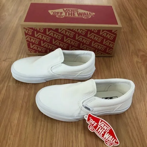 NIB VANS Classic Slip On VN000ZBUENS True White