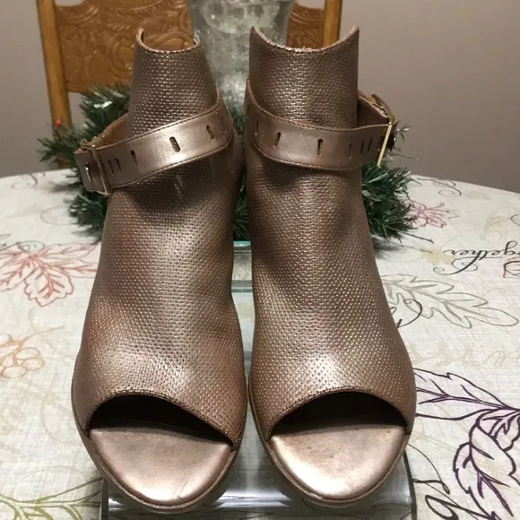 Nicole Talullah Copper Heeled Leather Sandals 11M