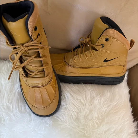 Nike ACG Kids Tan Boots