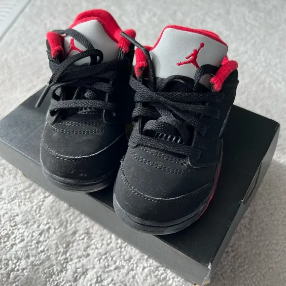 Nike Air Jordan toddler shoes in size 7C