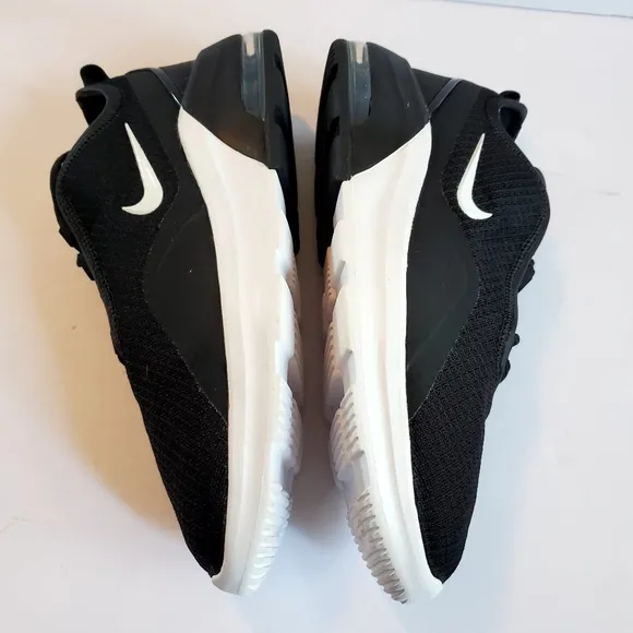 Nike Air Max Motion 2 Black White Women Athletic Shoes  Size 8