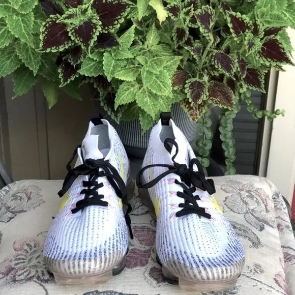 Nike Air VaporMax Flyknit 3 'White Dynamic Yellow' AJ6900-103 size 9.5
