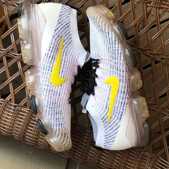 Nike Air VaporMax Flyknit 3 'White Dynamic Yellow' AJ6900-103 size 9.5