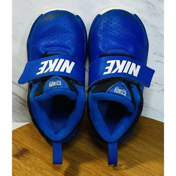 Nike Boys Shoes Royal Blue Black White Team Hustle D8 PS Sz 8C