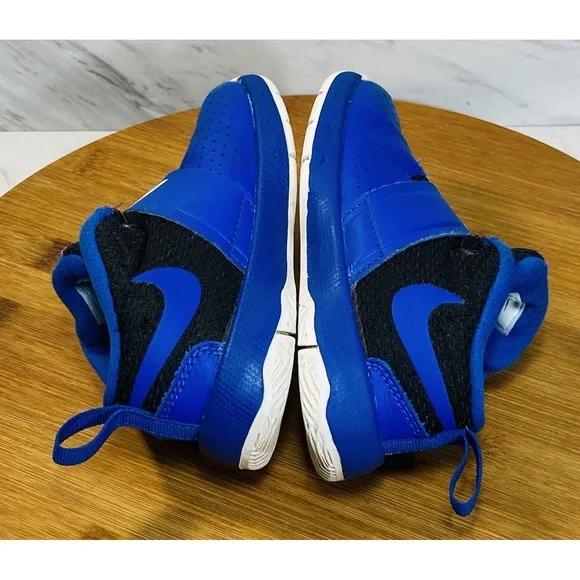 Nike Boys Shoes Royal Blue Black White Team Hustle D8 PS Sz 8C